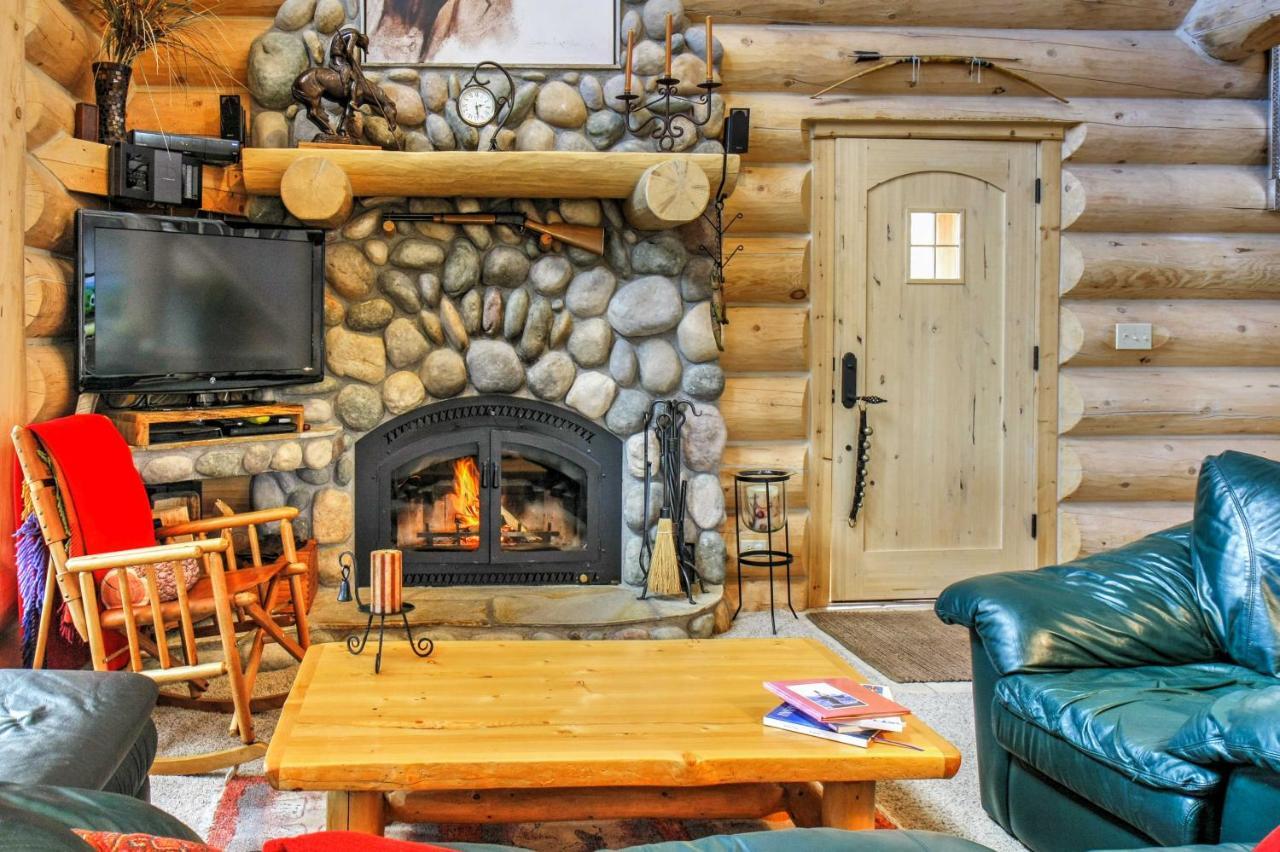 Secluded With Mountain Views And Hot Tub Holiday home *