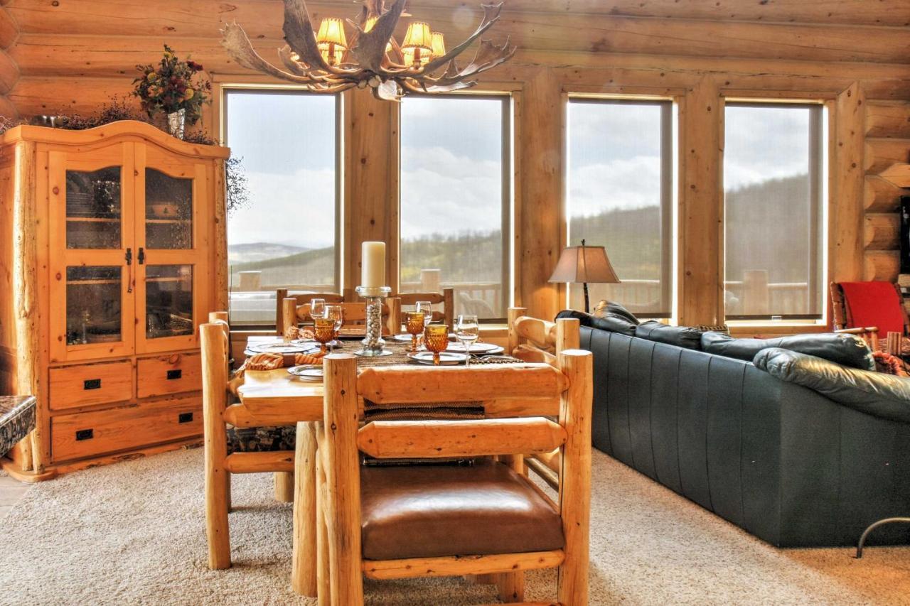 Secluded With Mountain Views And Hot Tub Holiday home