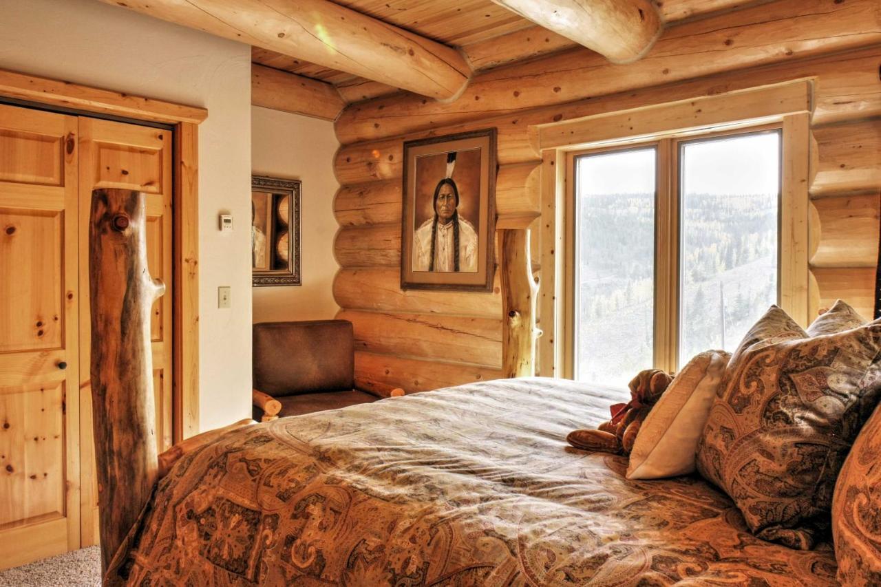 Secluded With Mountain Views And Hot Tub Holiday home *