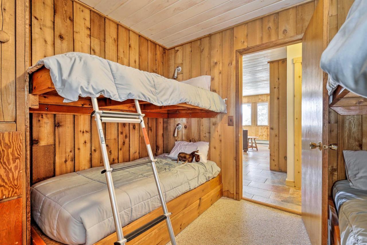 Panoramic Mountain-view Retreat With Hot Tub And Deck! Holiday home Tabernash