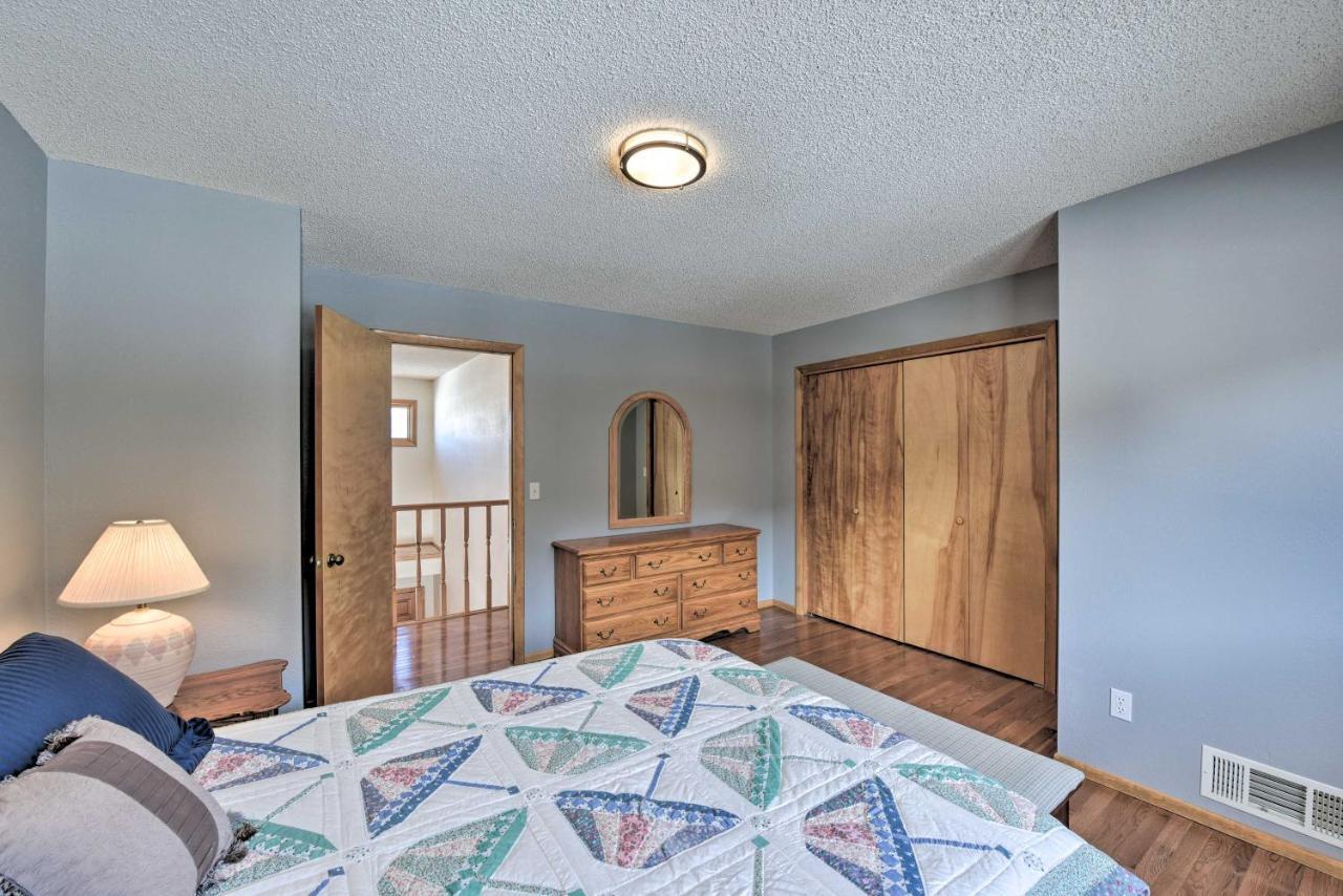 Holiday home On River About 1 Mi To Downtown!