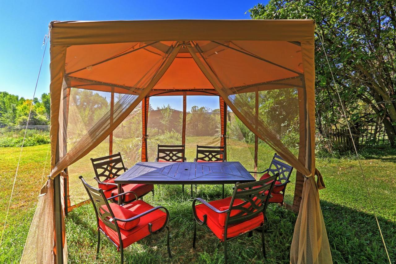 Quiet With Beautiful Yard And Gazebo Holiday home