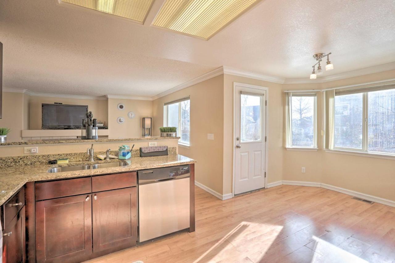 Cozy With Fenced-in Backyard! * Centennial