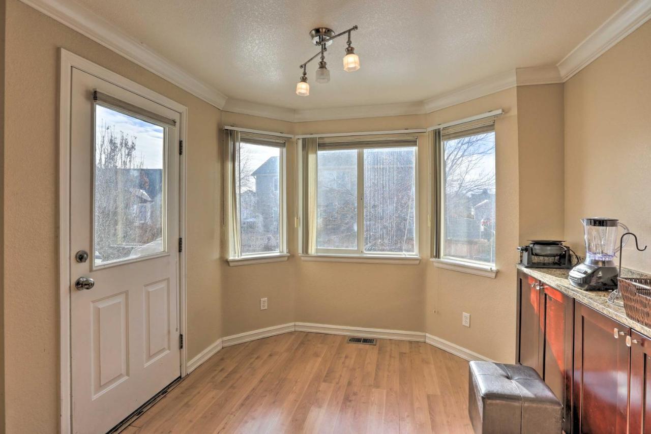 Holiday home Cozy With Fenced-in Backyard! Centennial