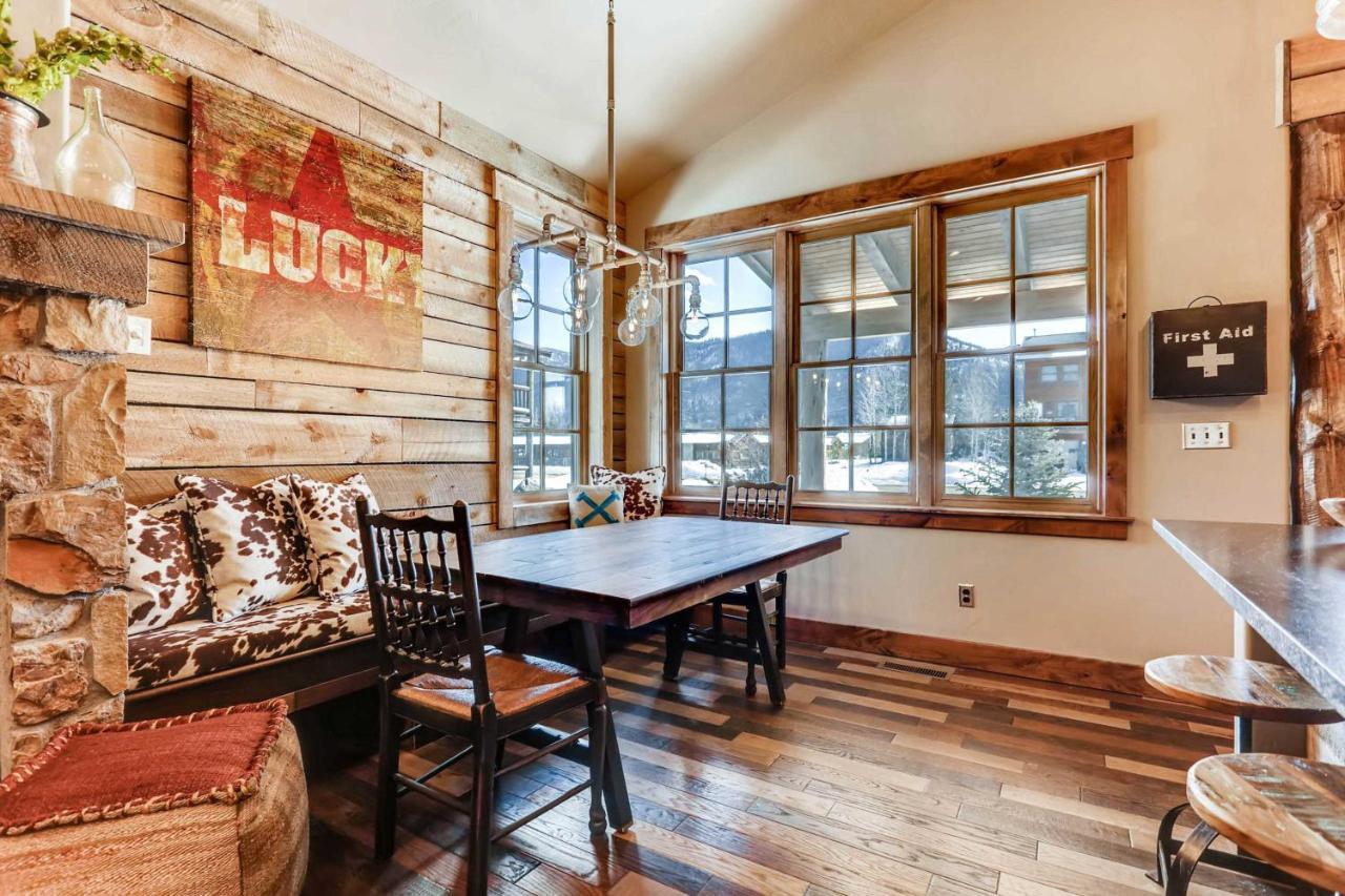 Updated Western 2 Blocks To Grand Lake! Holiday home *