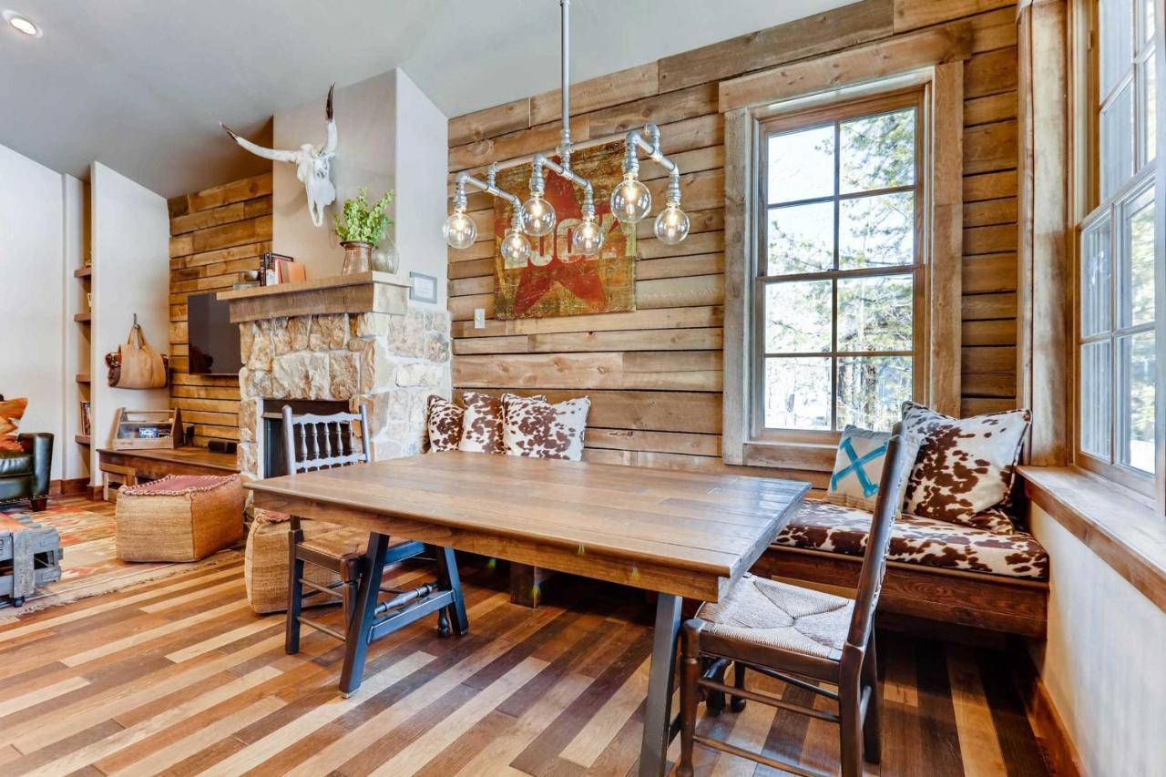 Updated Western 2 Blocks To Grand Lake! Holiday home Grand Lake