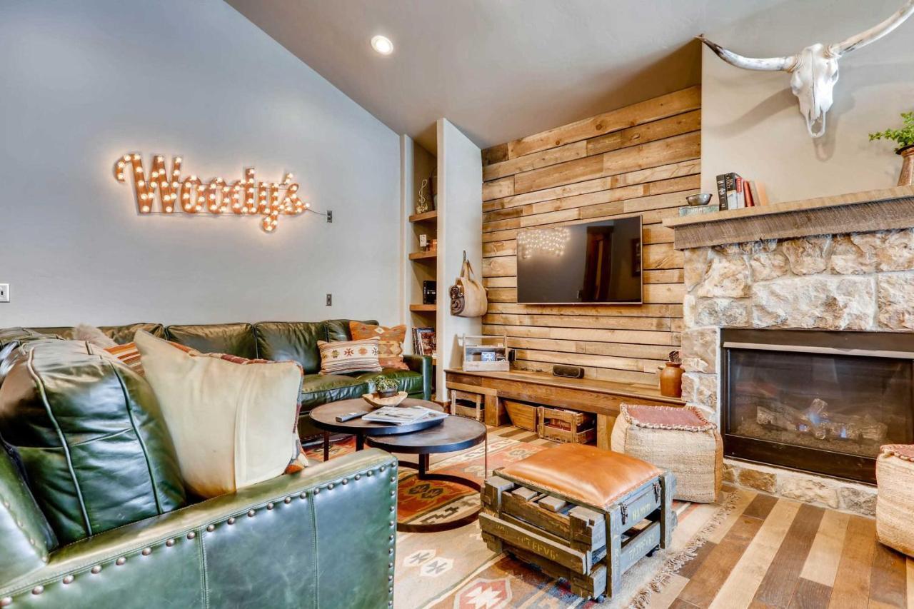 Holiday home Updated Western 2 Blocks To Grand Lake! *
