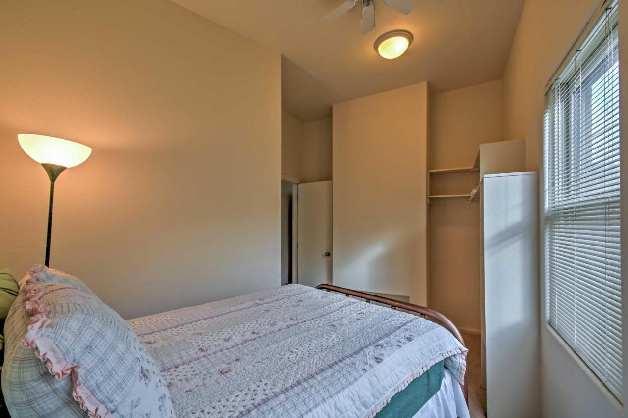 Downtown Tranquil Creek View Apartamento