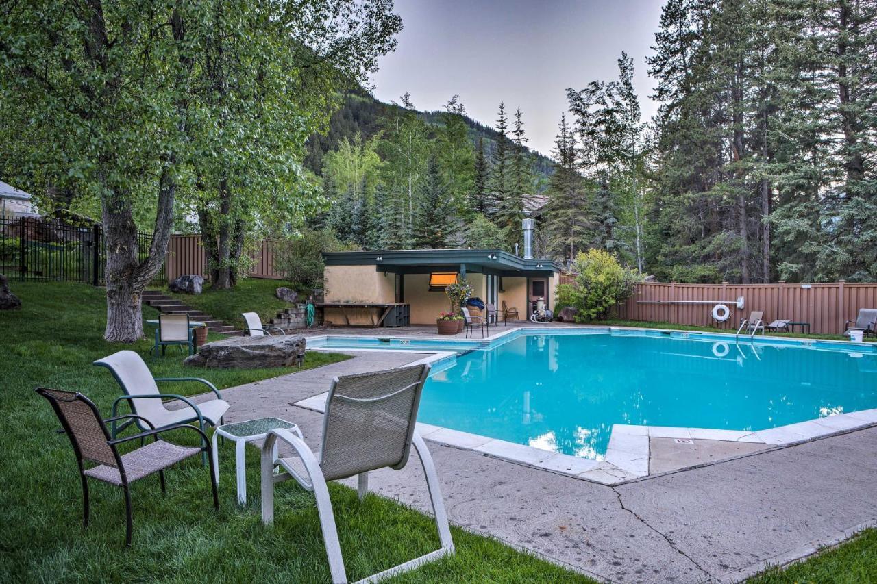 Mountain-view With Balcony And Gas Grill!