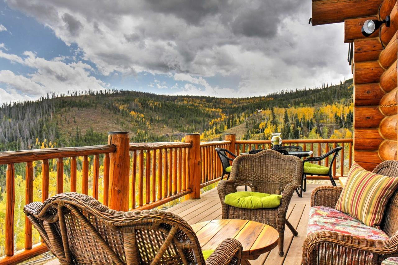 Secluded With Mountain Views And Hot Tub Holiday home