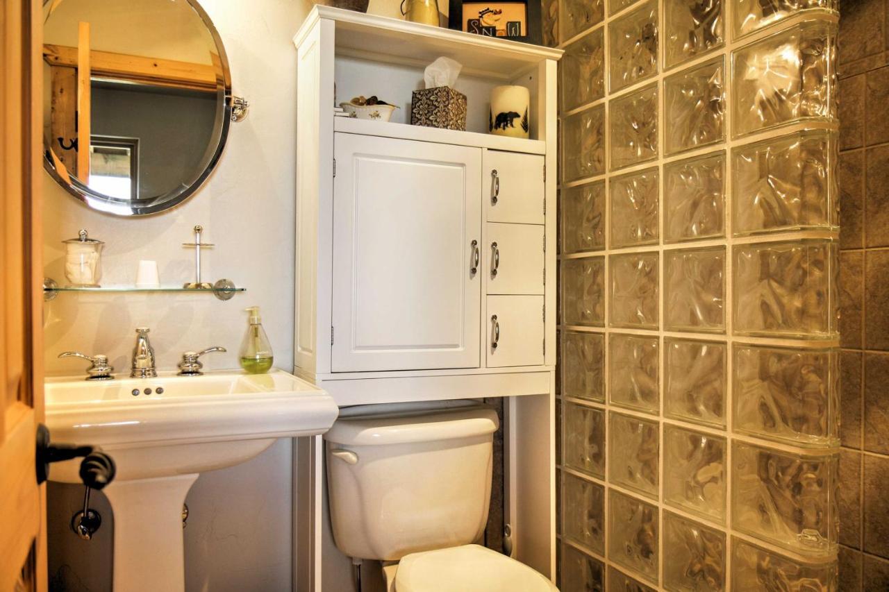 Holiday home Secluded With Mountain Views And Hot Tub Granby