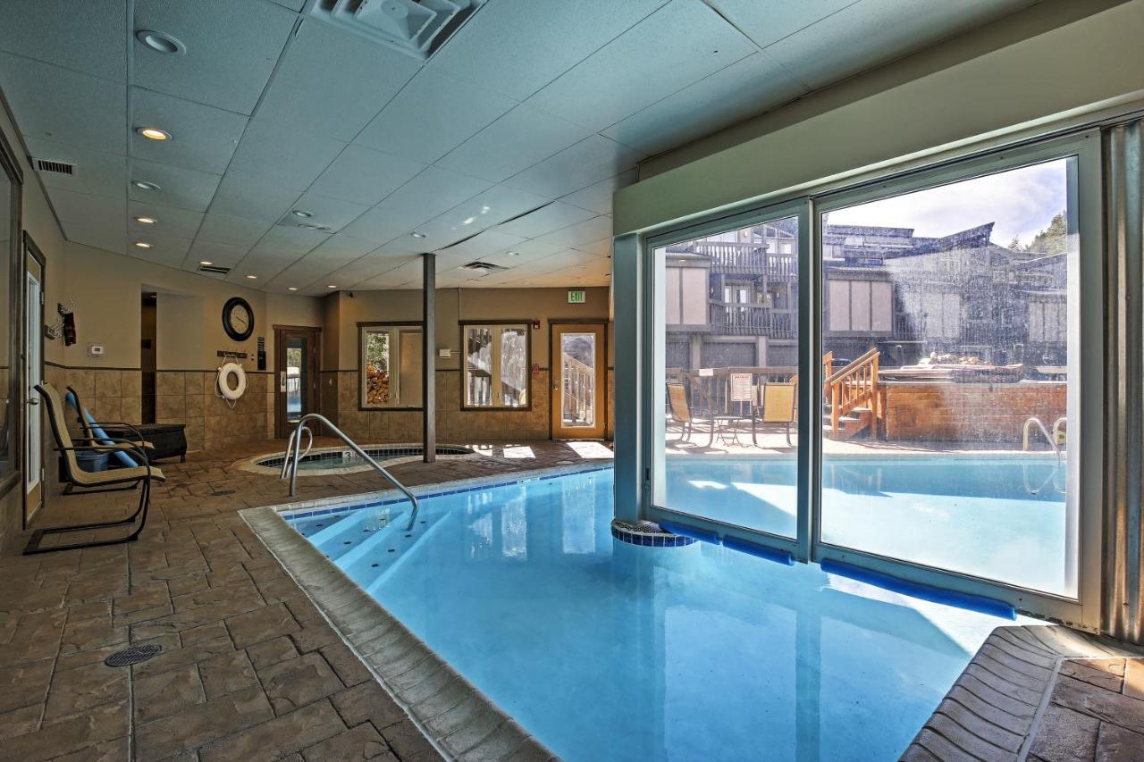 Creekside With Views And Pool Access!