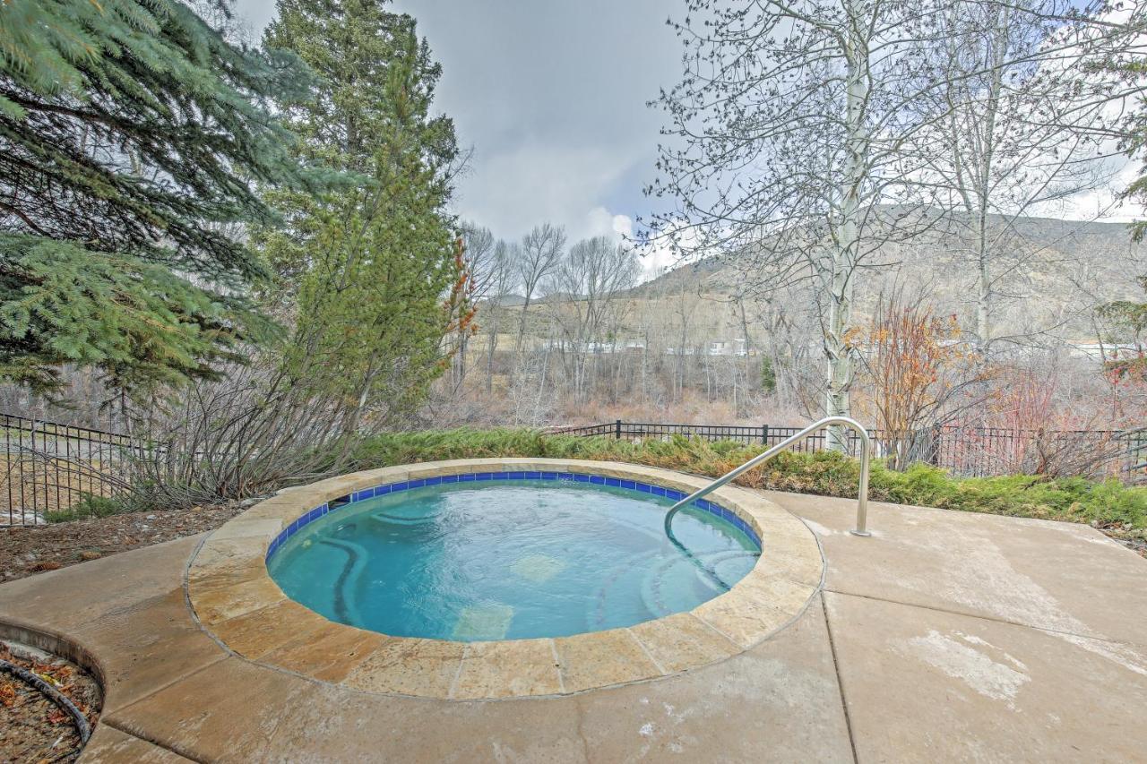 Apartment Cozy Retreat With Private Deck And Pool Access! Avon