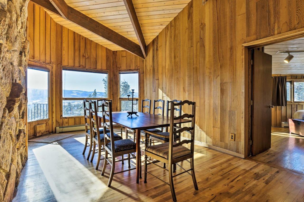 Panoramic Mountain-view Retreat With Hot Tub And Deck! Holiday home