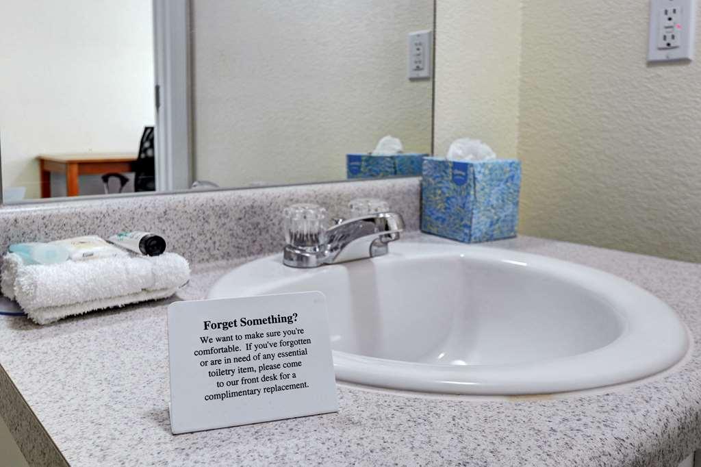 Suburban Denver North Hotel 2*