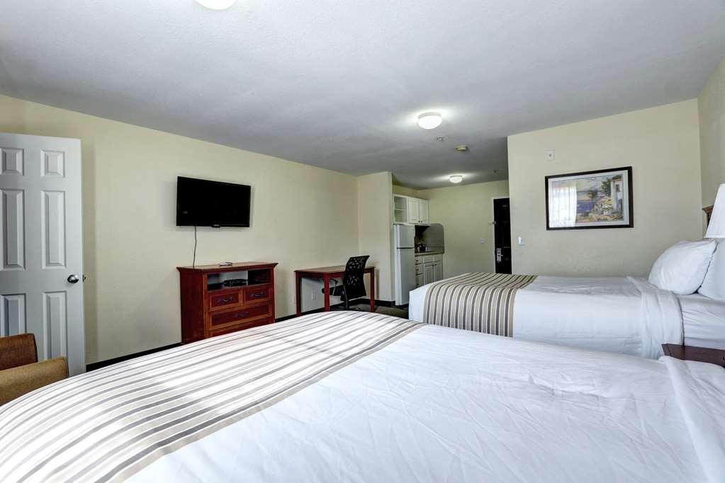 Suburban Denver North Hotel