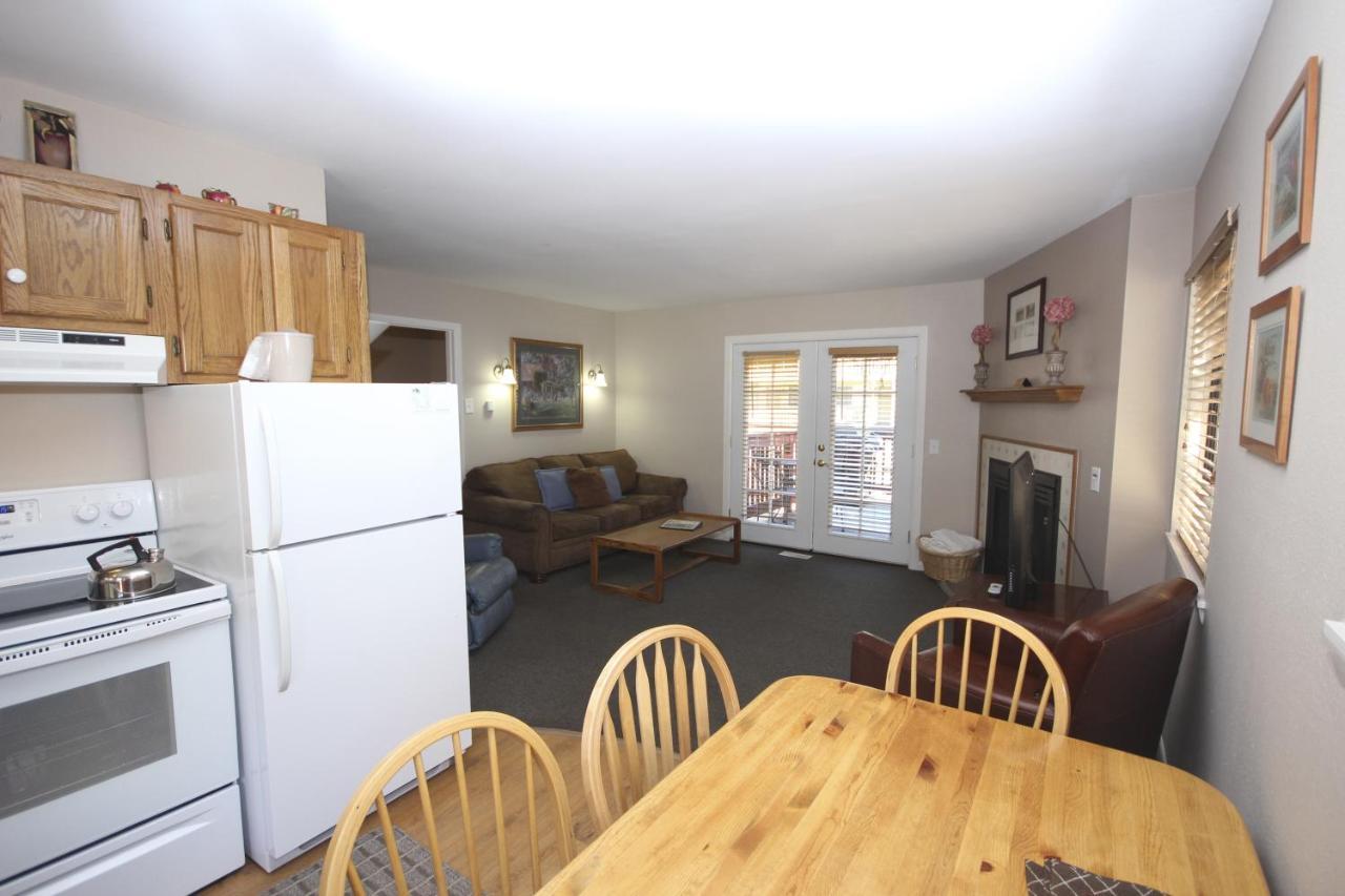 Hotel Streamside On Fall River 3*
