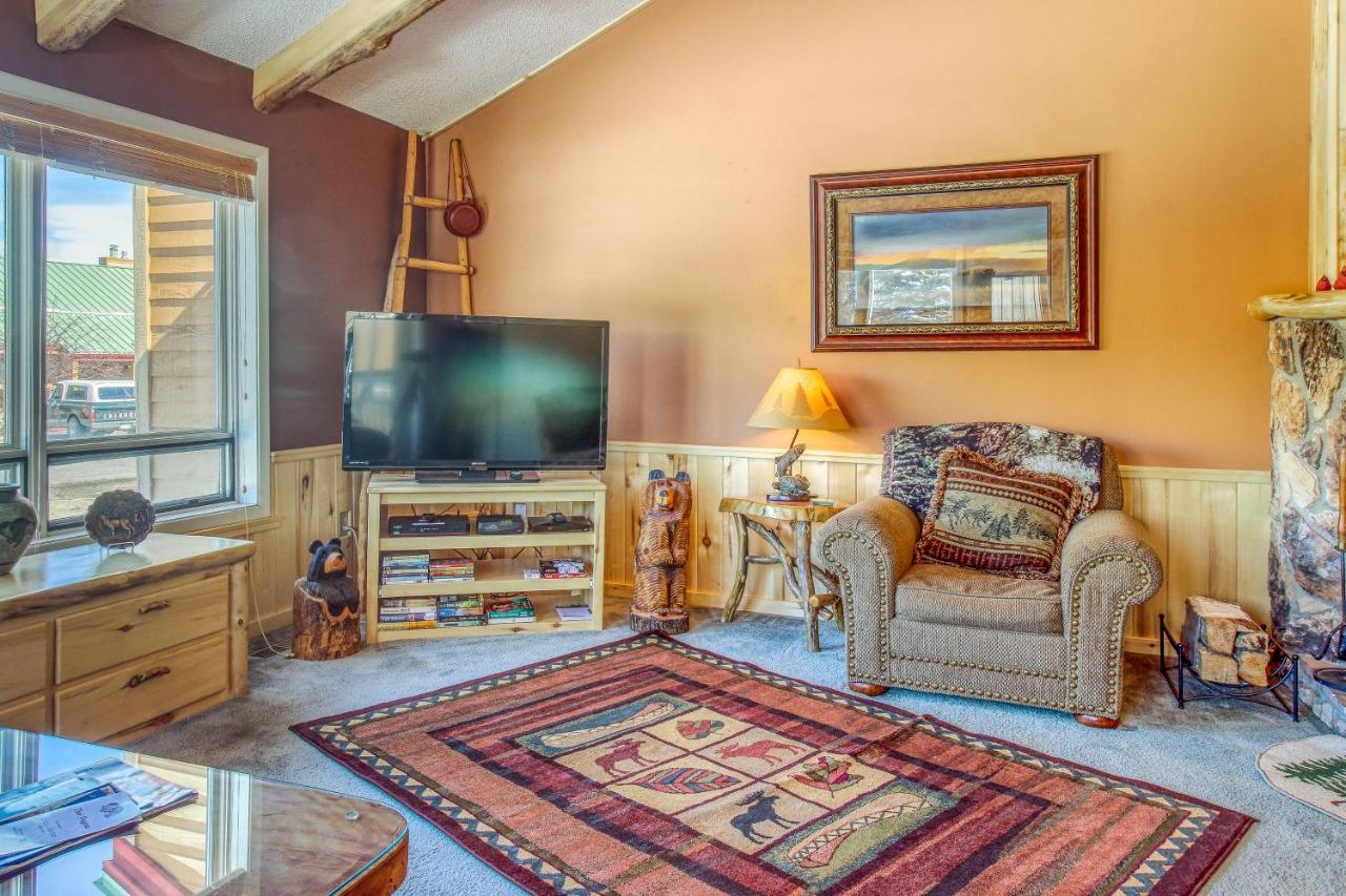 Aspenwood 4260-61 Apartment