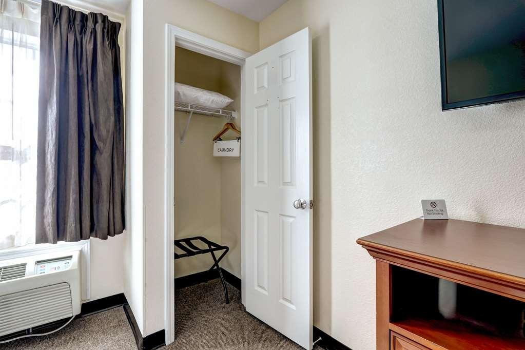 Hotel Suburban Denver North 2*