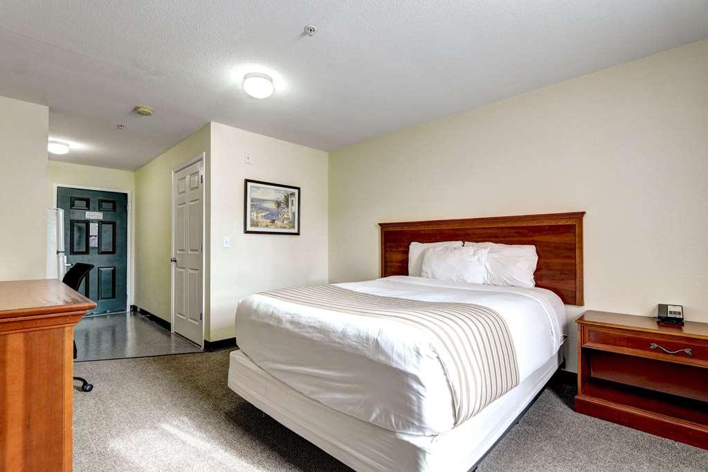 Suburban Denver North Hotel