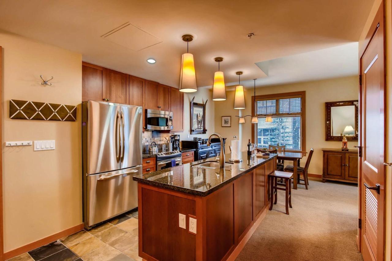 Resort Capitol Peak By Snowmass Mountain
