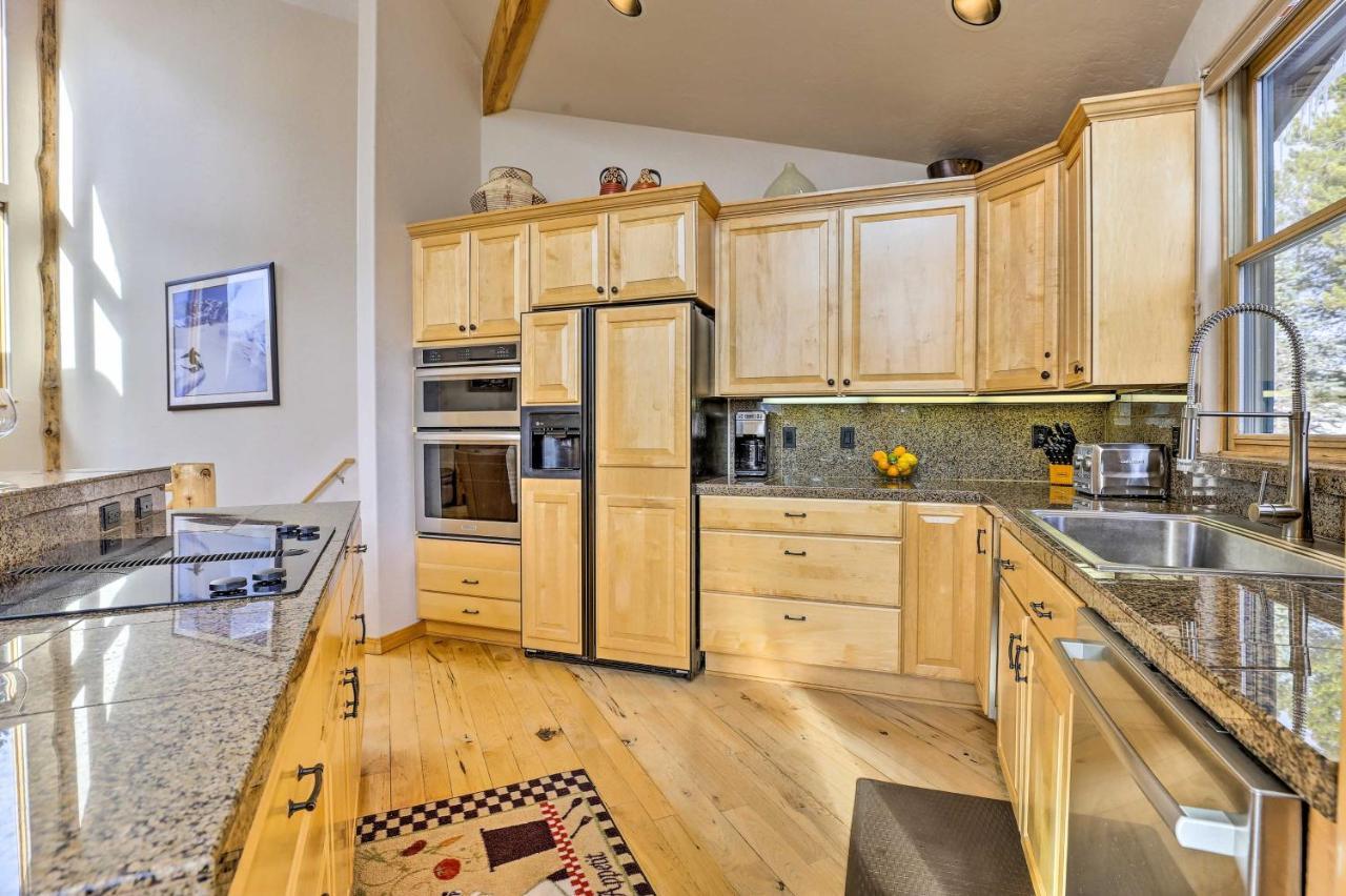 Access To Skiing And Hiking Trail Holiday home *