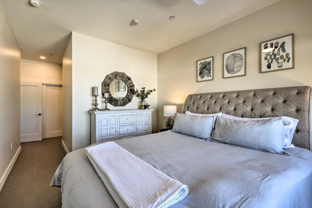 Apartment With View - 1 Block To Main St - 4 Mi To Ski! *