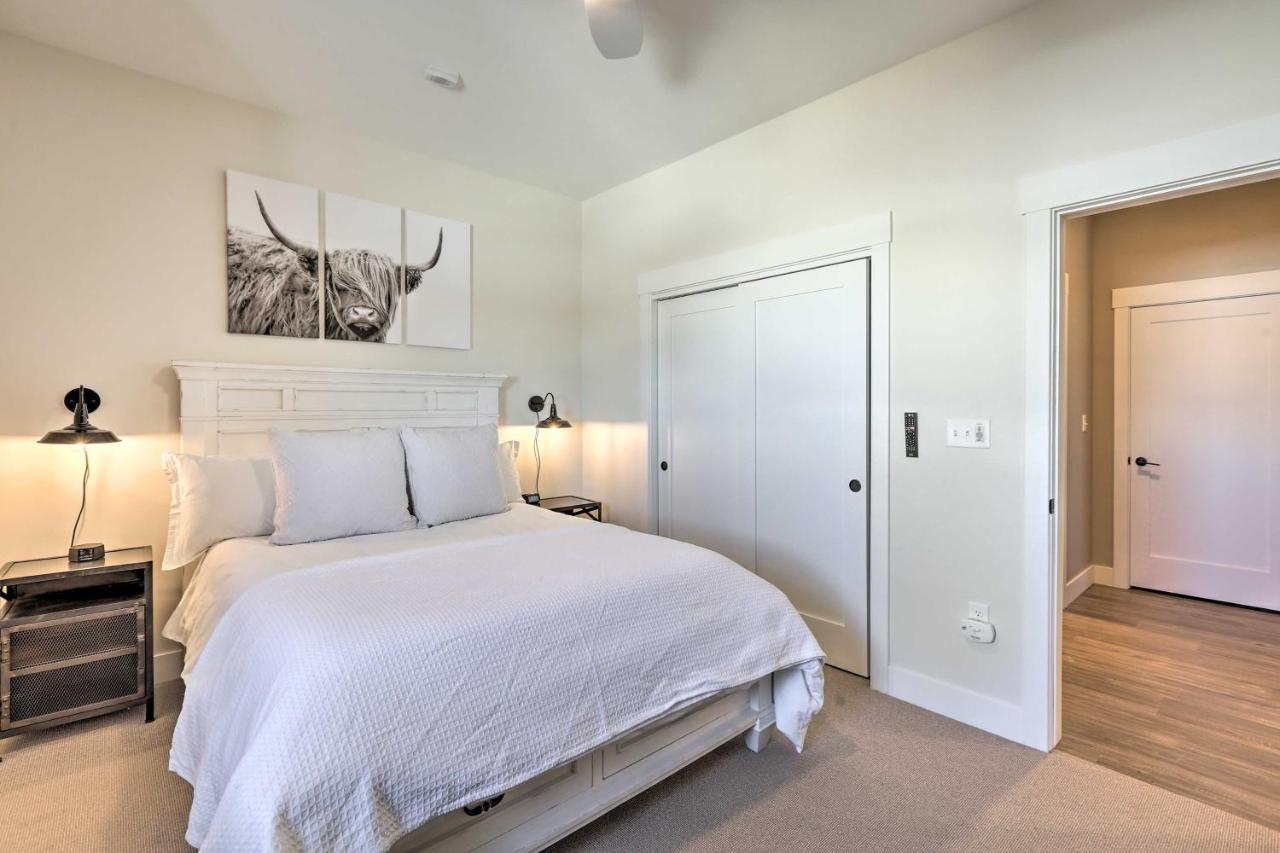 Apartment With View - 1 Block To Main St - 4 Mi To Ski!