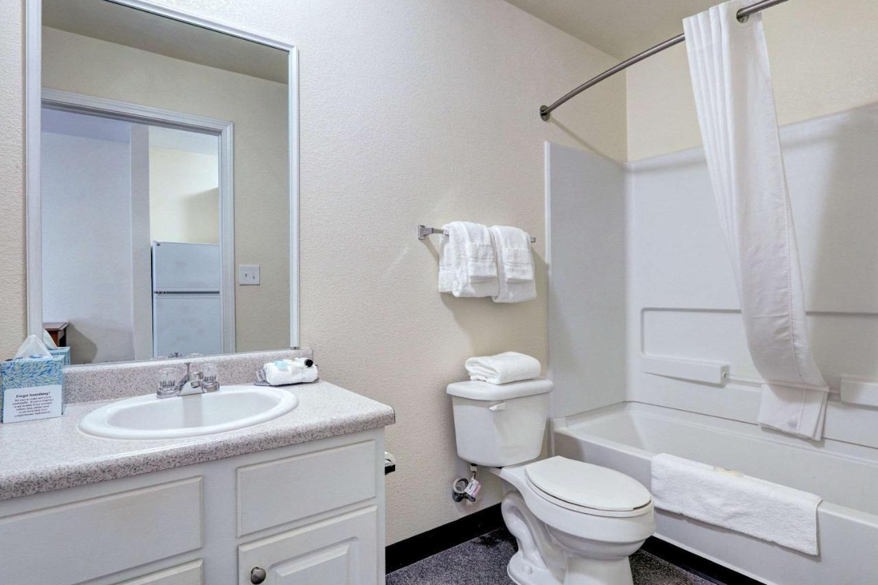 Hotel Suburban Denver North Westminster
