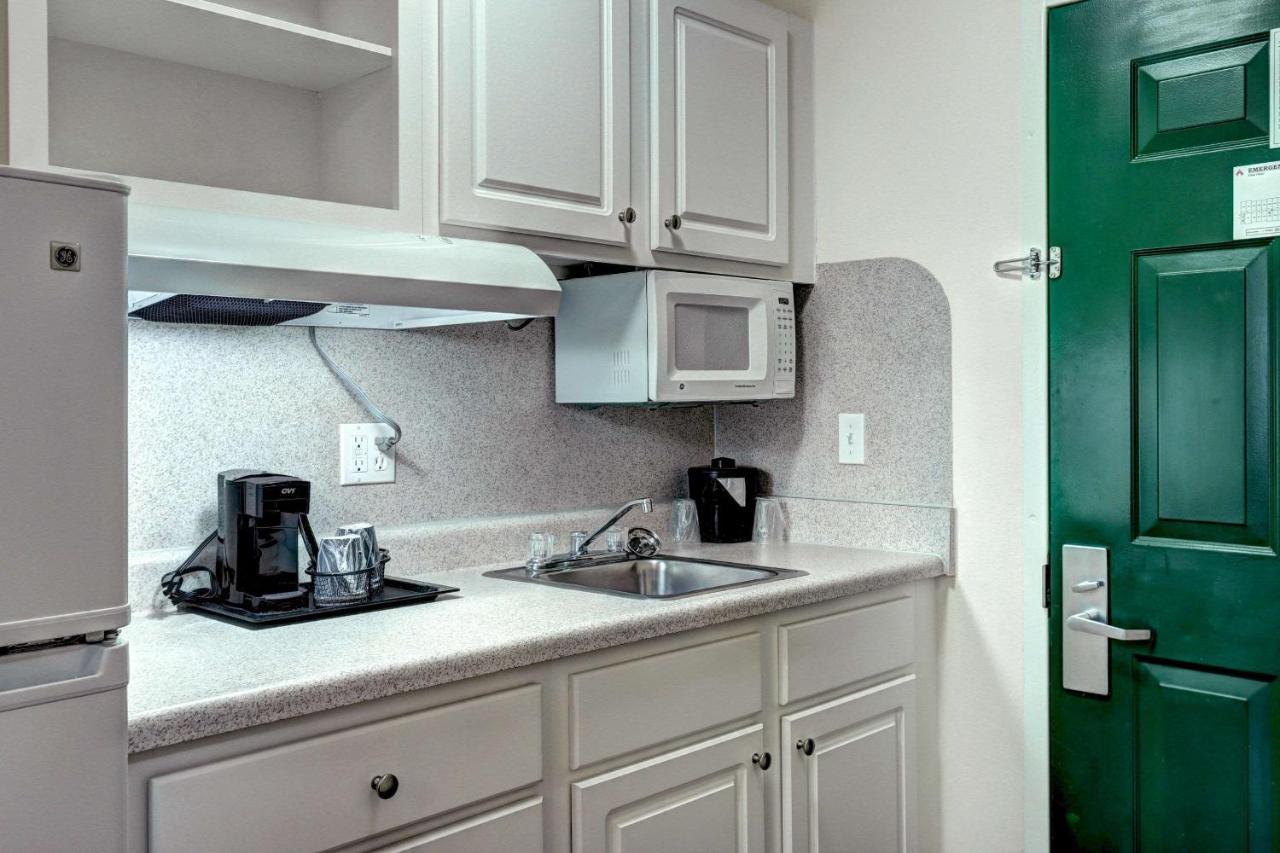 Hotel Suburban Denver North Westminster