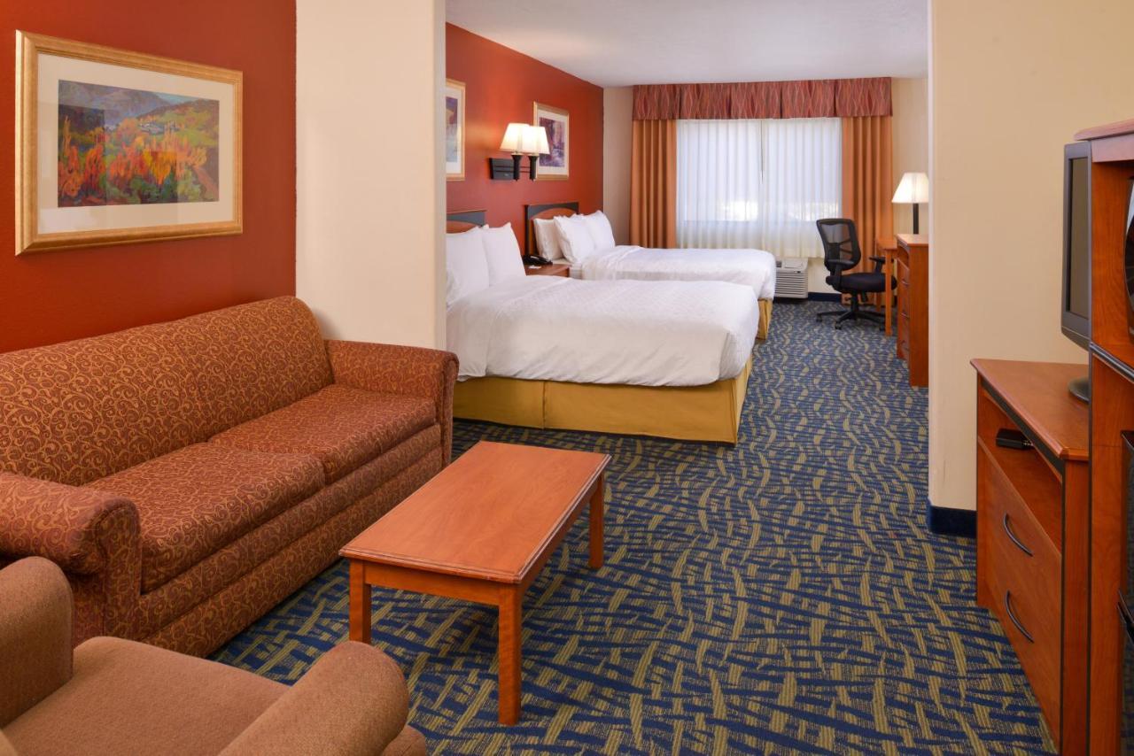 Express & By Ihg