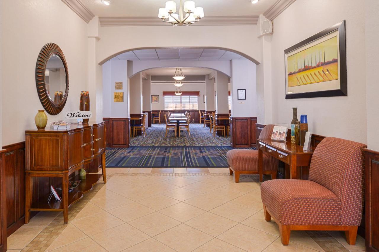 Express & By Ihg 2*