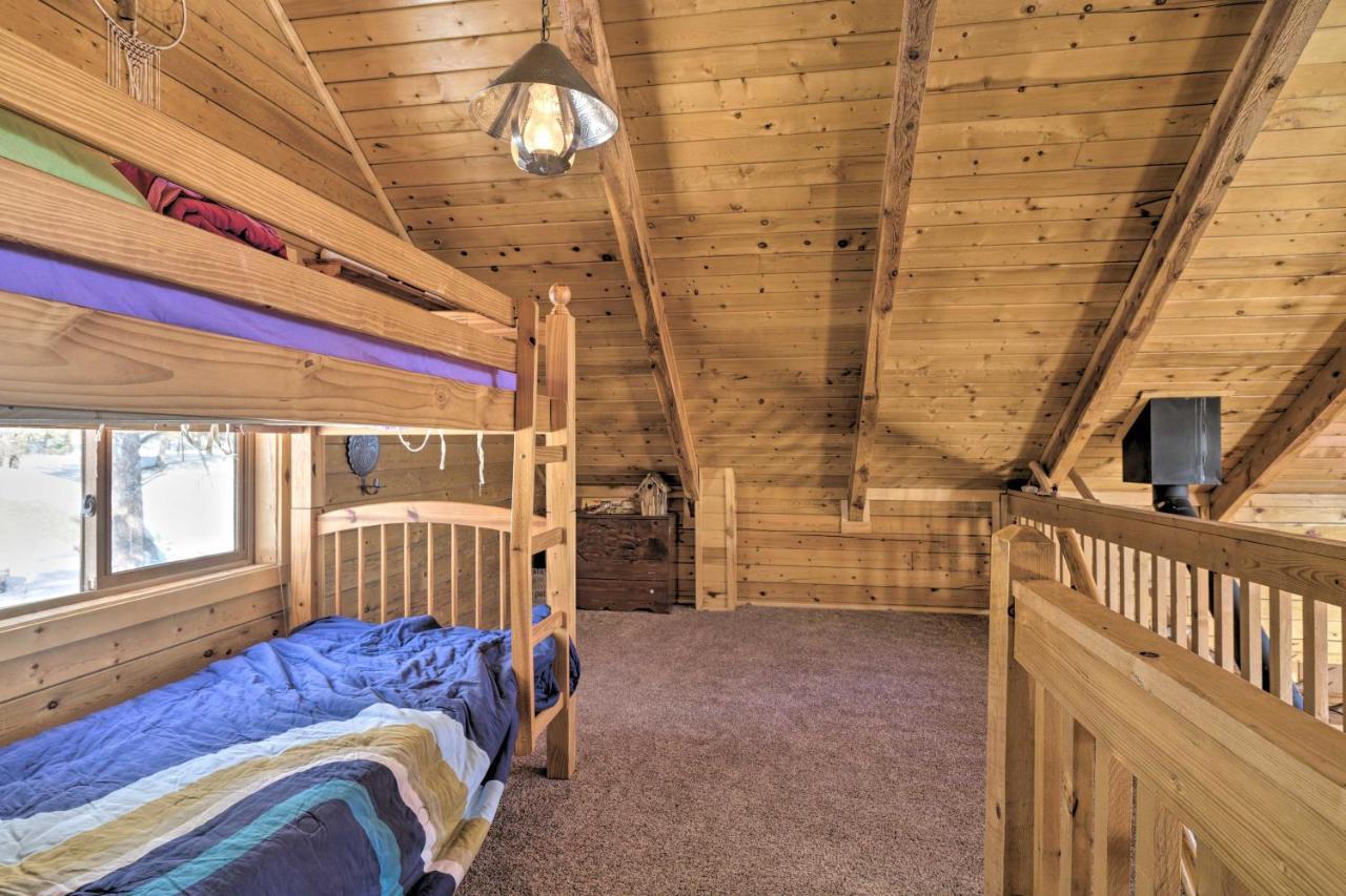 Holiday home Log With Mountain Views About 30 Mi To Pikes Peak! *