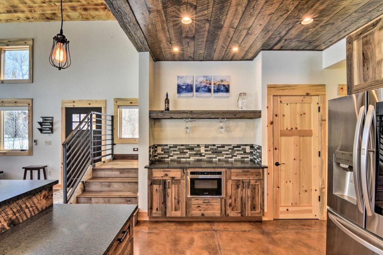Holiday home Riverfront With Bbq 2 Mi To Downtown Gunnison!