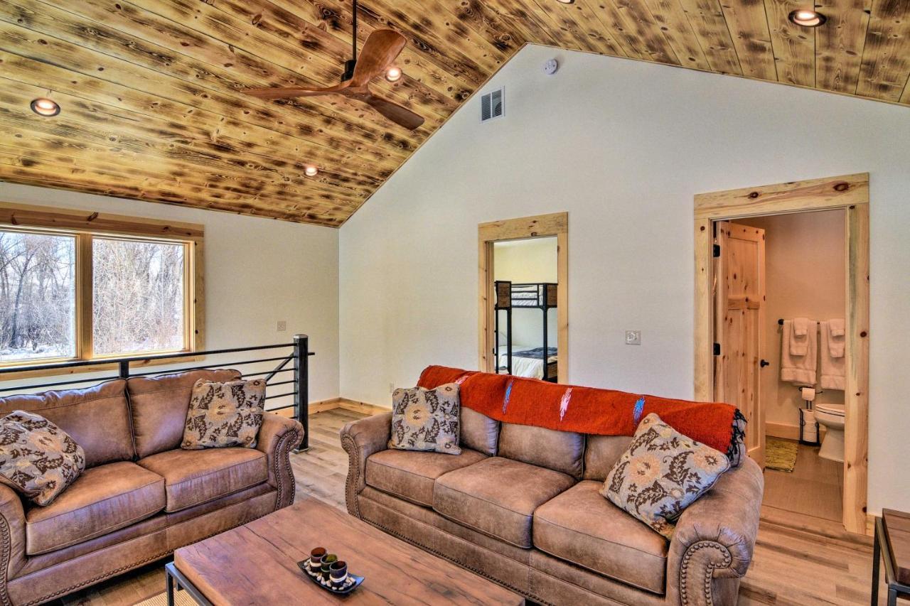 Riverfront With Bbq 2 Mi To Downtown Gunnison! Holiday home Gunnison