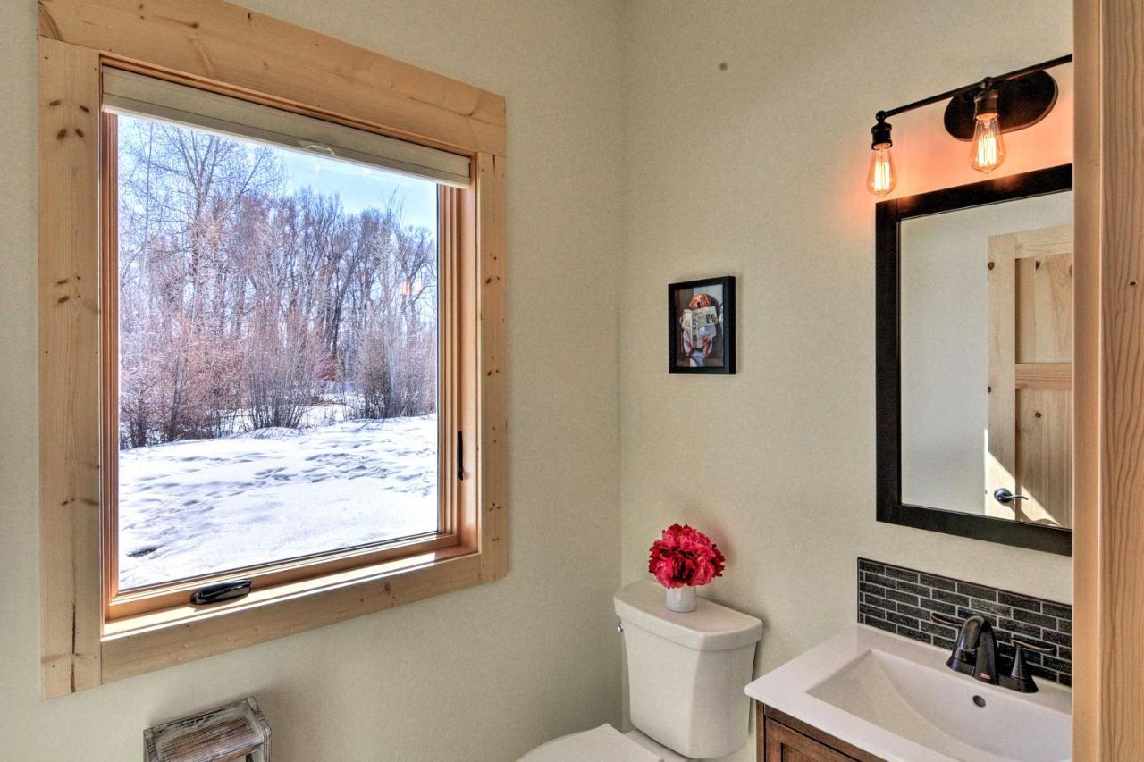 Riverfront With Bbq 2 Mi To Downtown Gunnison! Holiday home *