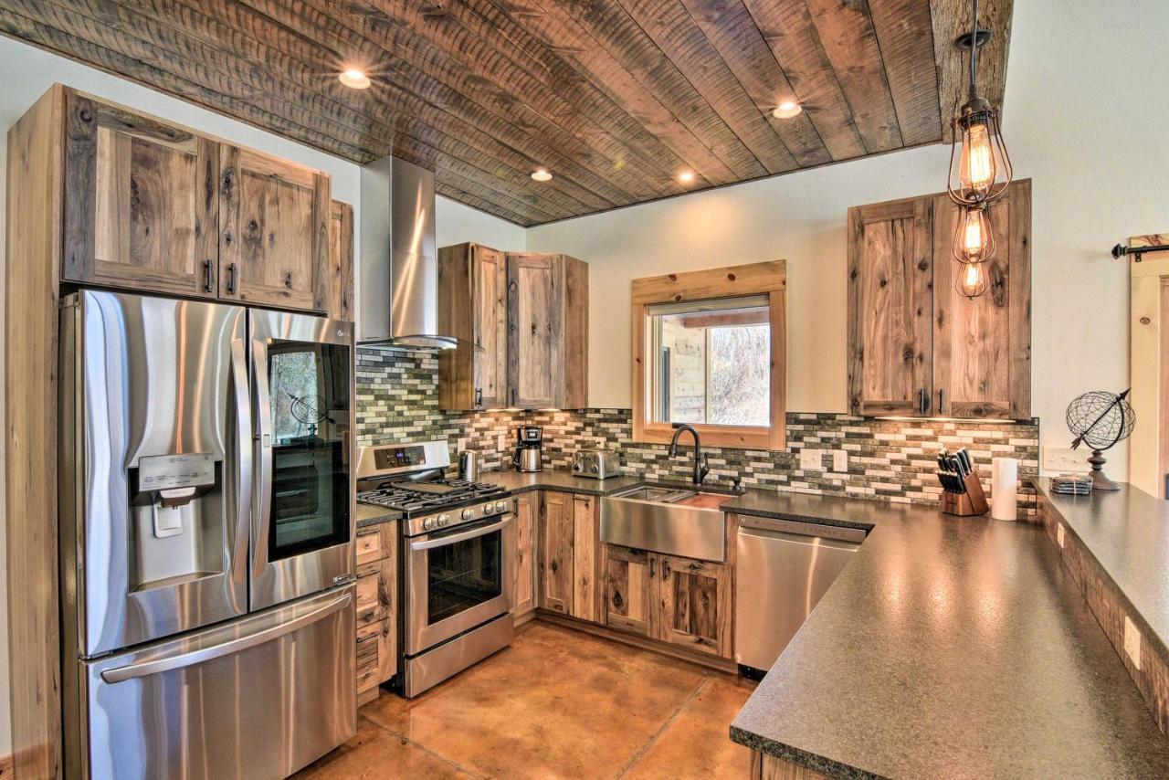Holiday home Riverfront With Bbq 2 Mi To Downtown Gunnison! *