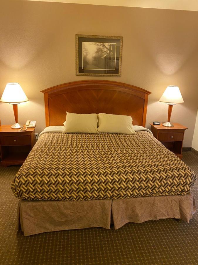 A Riverside Hotel 3*