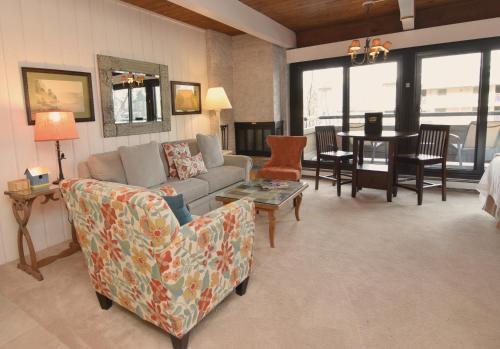 Square Condominium 3* Aspen