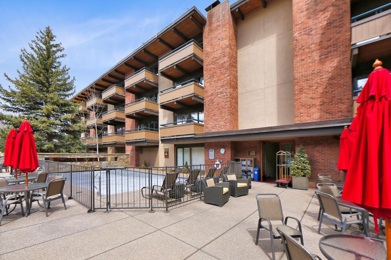 Square Condominium
