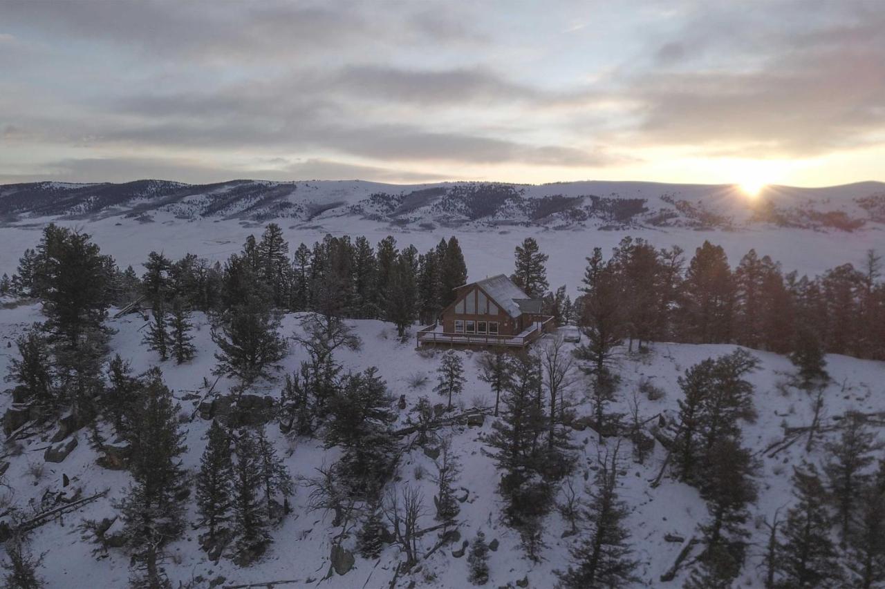Quiet With Rocky Mountain Views! *