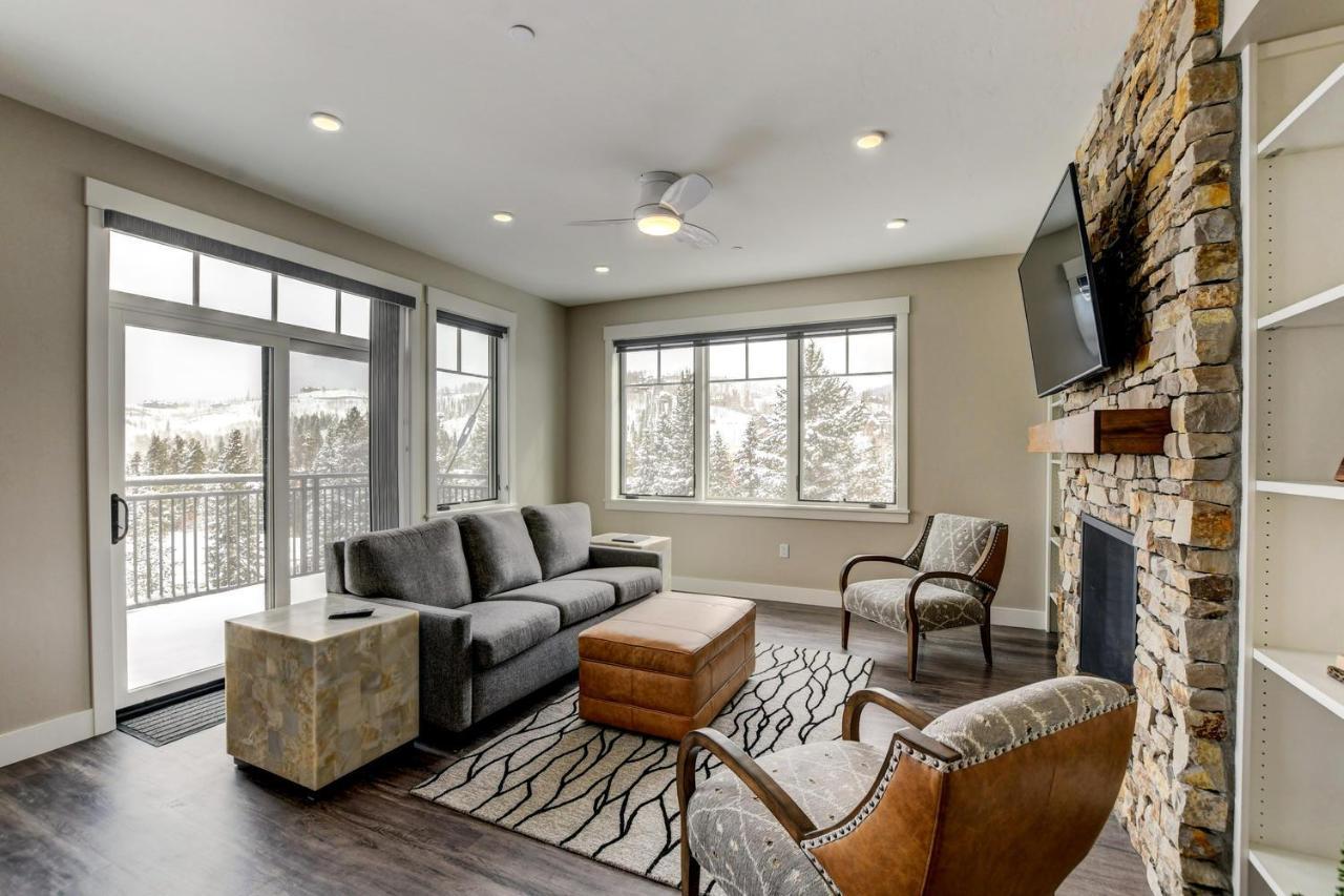 Luxury Loft Retreat: Hot Tub Views & Activity Perks * Winter Park