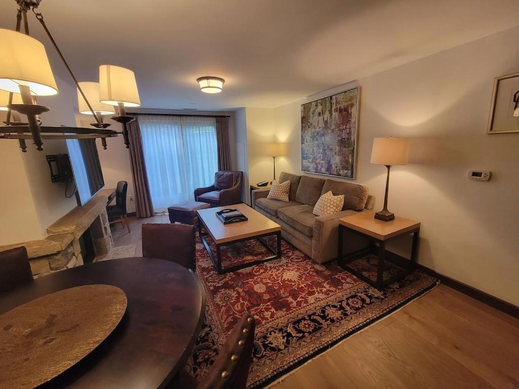 Luxury At A 5 Star At The Heart Of Mountain Village -