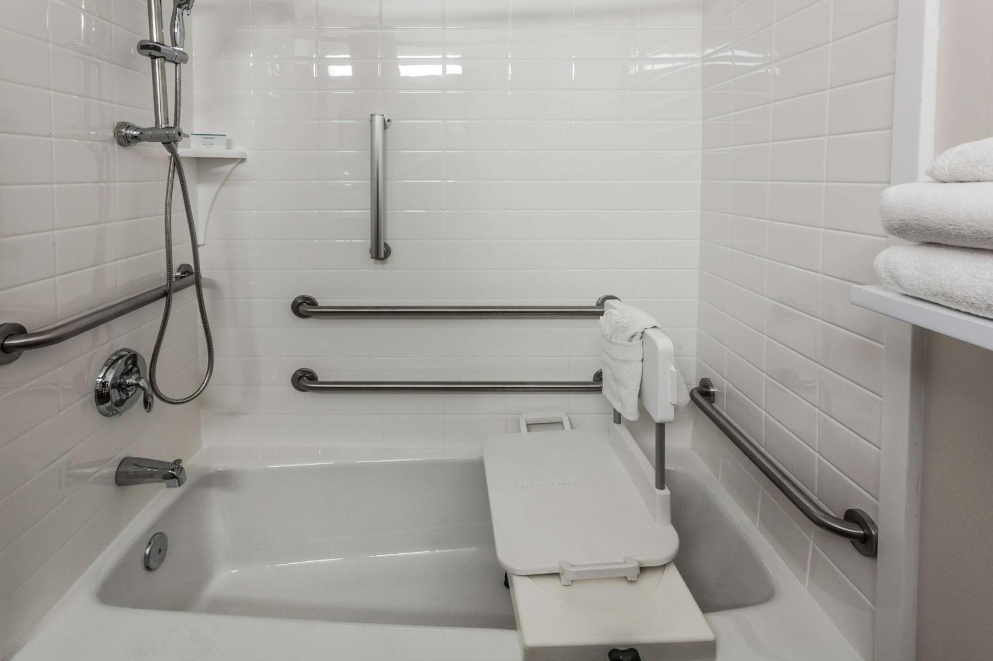 Hampton Colorado Springs-airport 3*