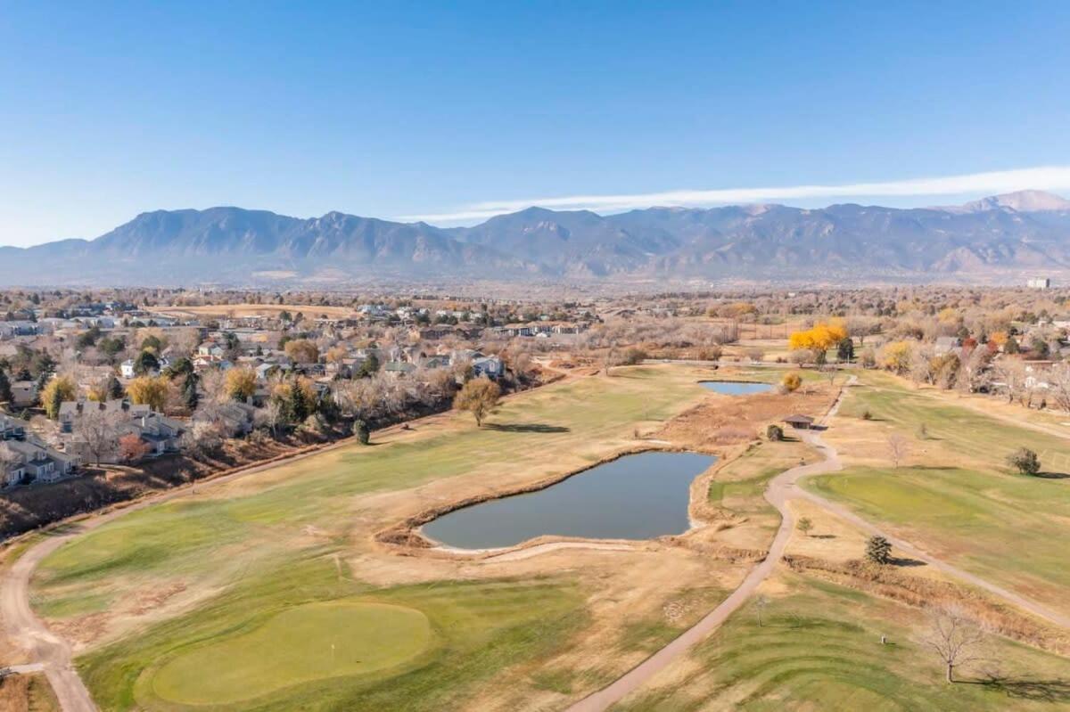 2bd Luxury Cocktail Lounge Beautiful Views Colorado Springs