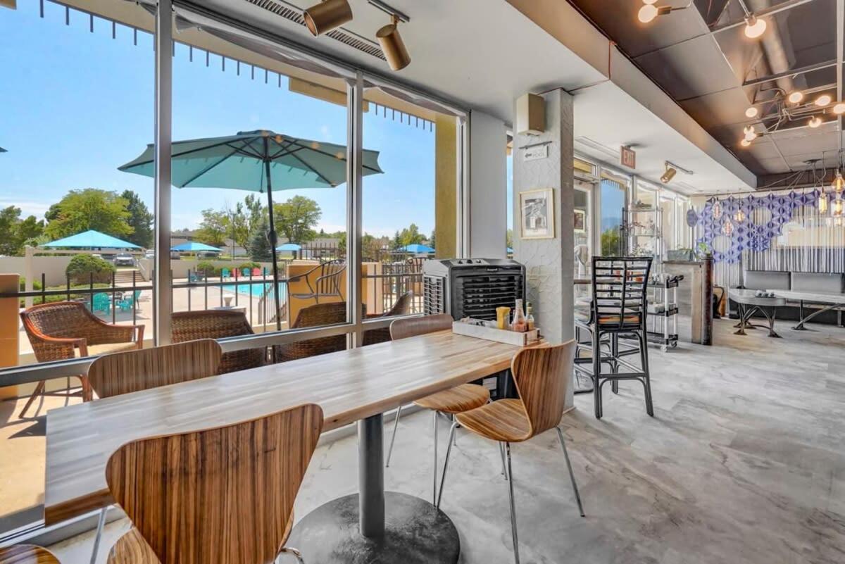 Holiday home 2bd Luxury Cocktail Lounge Beautiful Views Colorado Springs