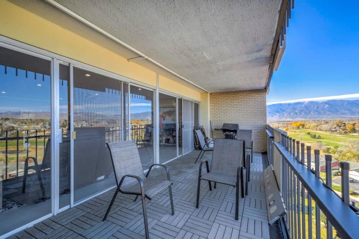 Holiday home 2bd Luxury Cocktail Lounge Beautiful Views Colorado Springs