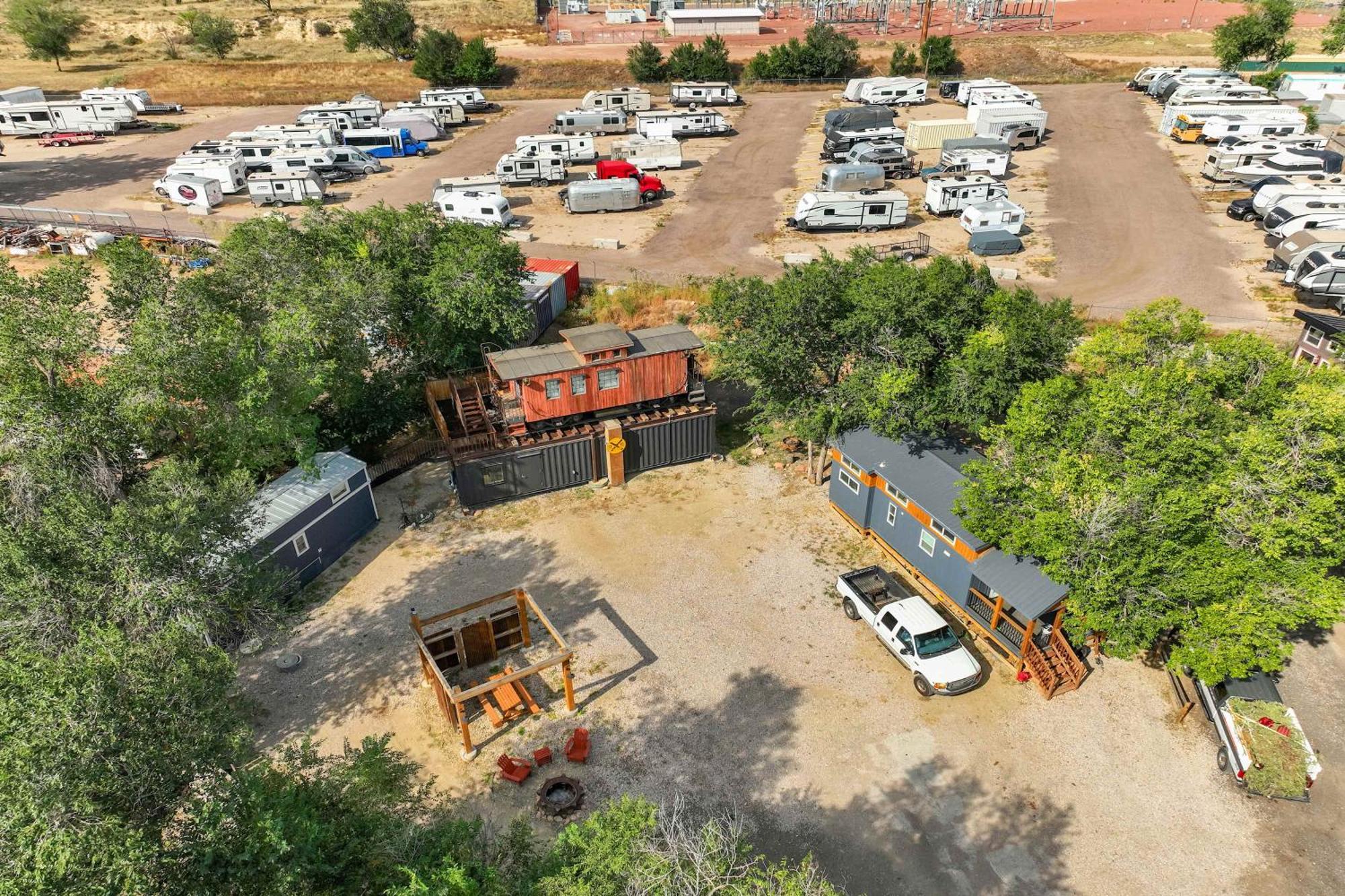 Red Rock Roost - Posh King Hiking Trails