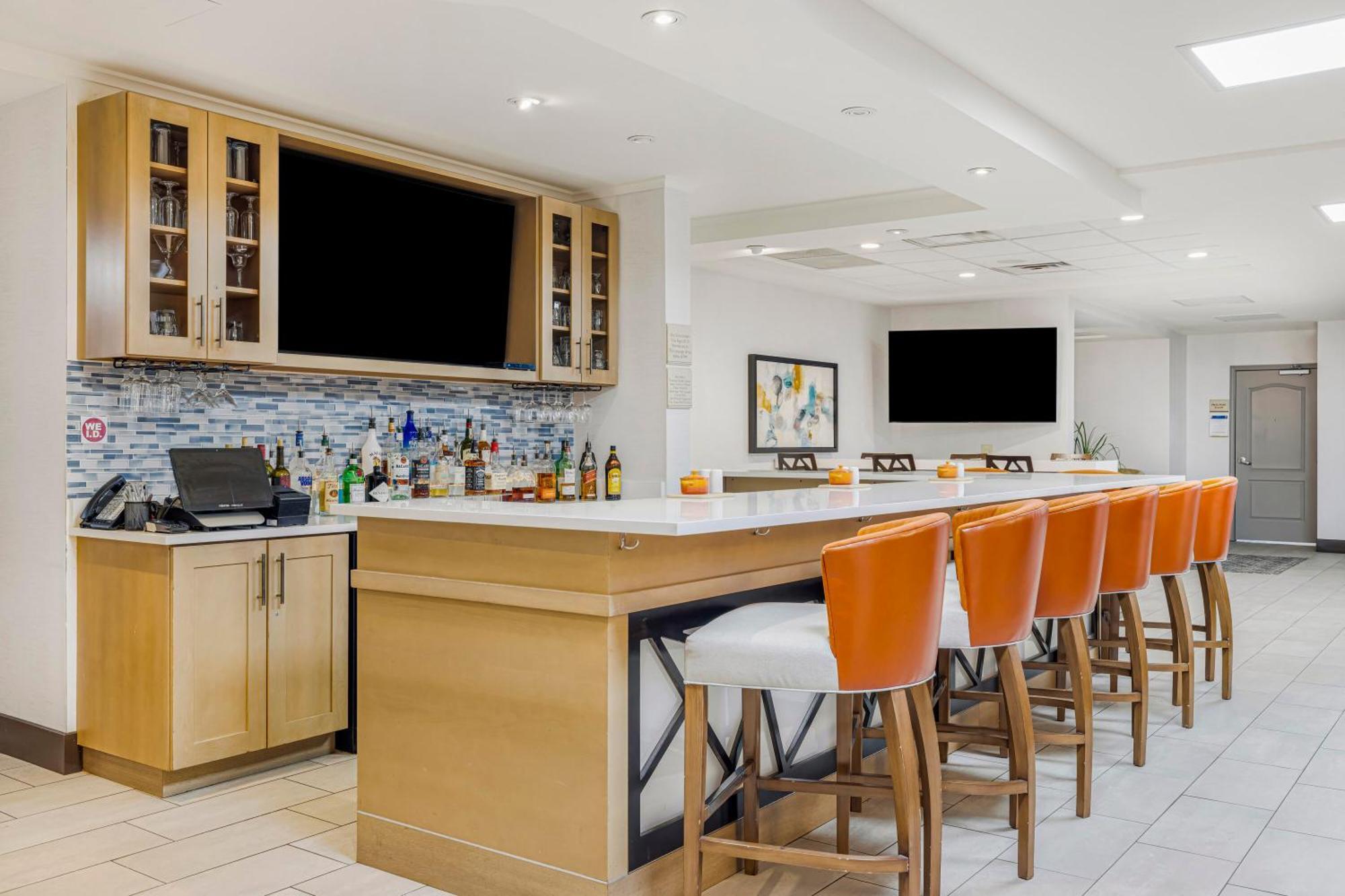 Hilton Garden Airport Hotel
