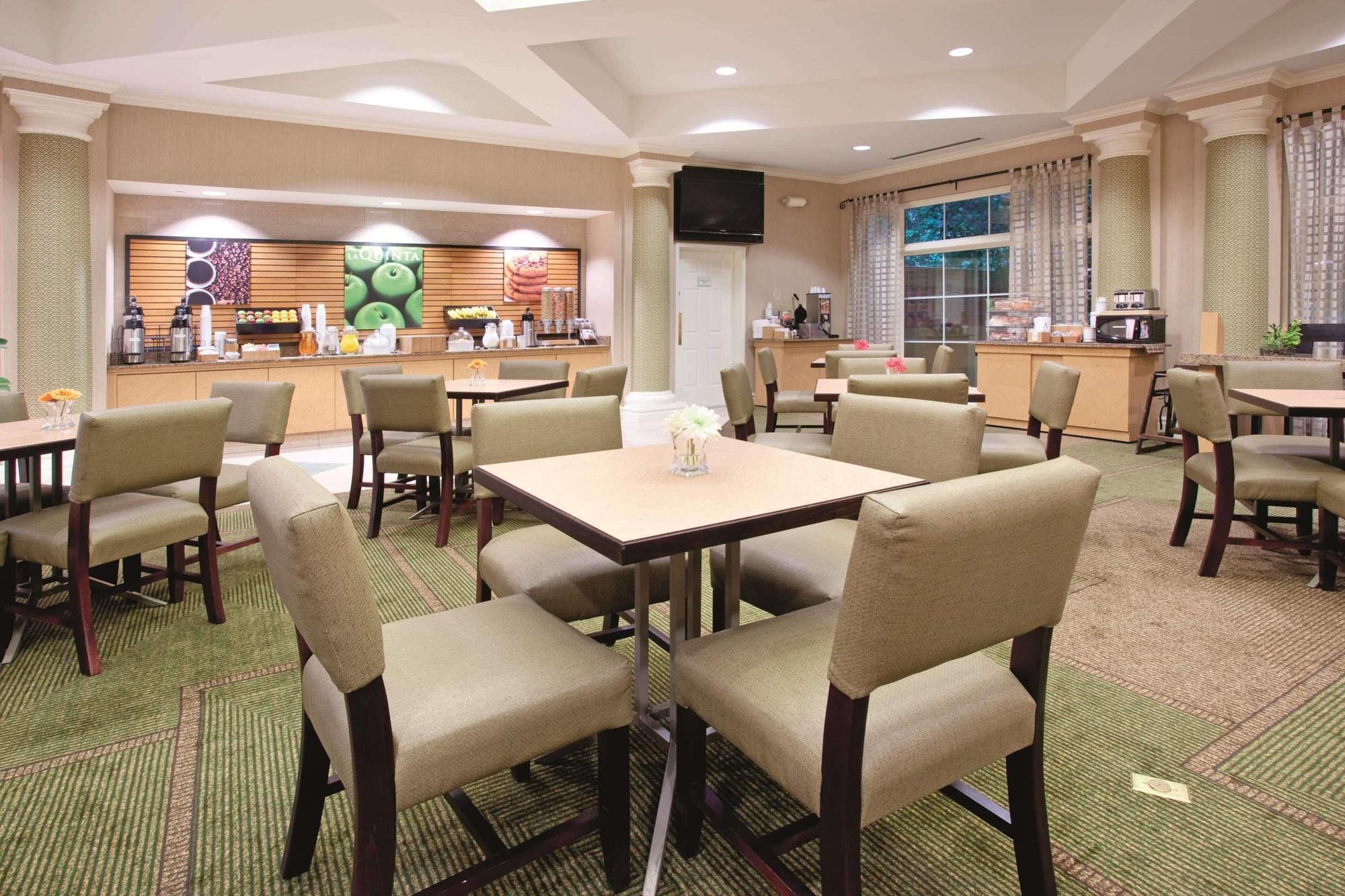 Hampton Colorado Springs-airport 3*